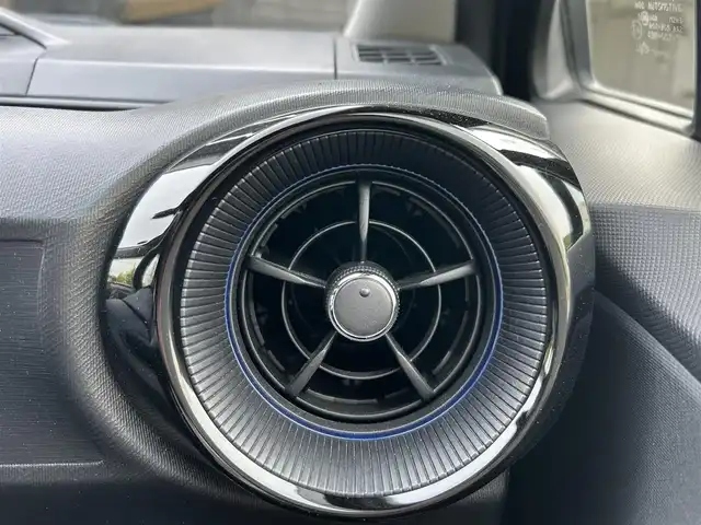 トヨタ アクア S 福岡県 2018(平30)年 2万km ジュエリーパープルマイカM ・純正ナビ/　CD　Bluetooth　ワンセグ/・ハロゲンオートライト/・オートハイビーム/・衝突軽減/・レーンキープ/・プッシュスタート/・スペアキー