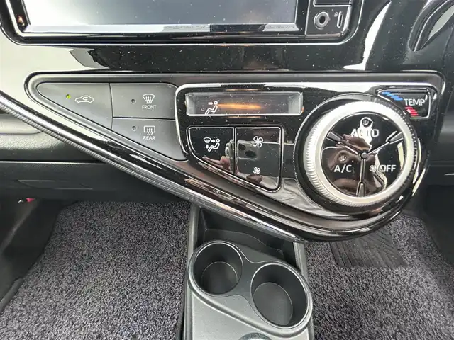 トヨタ アクア S 福岡県 2018(平30)年 2万km ジュエリーパープルマイカM ・純正ナビ/　CD　Bluetooth　ワンセグ/・ハロゲンオートライト/・オートハイビーム/・衝突軽減/・レーンキープ/・プッシュスタート/・スペアキー