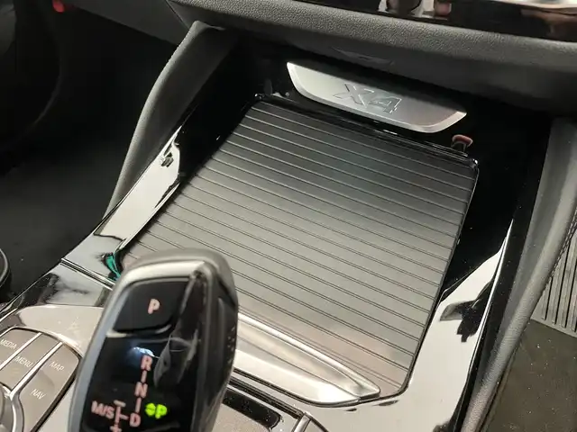 ＢＭＷ Ｘ４ xDrive 20d Mスポーツ 熊本県 2021(令3)年 2.5万km アルピンホワイトⅢ ・スマートキー/・プッシュスタート/・インテリジェントセーフティ/・パーキングアシスト/・PDC自動起動/・アクティブPDC緊急ブレーキ/・注意喚起アシスタント/・クルーズコントロール(追従式)/・黒革シート/・前席パワーシート/・前席シートヒーター /・純正メモリナビ/　【Bluetooth・USB・AppleCarPlay】/・フルセグTV/・全方位カメラ/・ETC/・ワイヤレス充電/・ドライブレコーダー(前後録画)/・パワーバックドア/・LEDヘッドランプ/・LEDフォグランプ/・純正マット/・保証書/取説