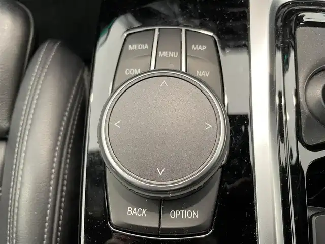ＢＭＷ Ｘ４ xDrive 20d Mスポーツ 熊本県 2021(令3)年 2.5万km アルピンホワイトⅢ ・スマートキー/・プッシュスタート/・インテリジェントセーフティ/・パーキングアシスト/・PDC自動起動/・アクティブPDC緊急ブレーキ/・注意喚起アシスタント/・クルーズコントロール(追従式)/・黒革シート/・前席パワーシート/・前席シートヒーター /・純正メモリナビ/　【Bluetooth・USB・AppleCarPlay】/・フルセグTV/・全方位カメラ/・ETC/・ワイヤレス充電/・ドライブレコーダー(前後録画)/・パワーバックドア/・LEDヘッドランプ/・LEDフォグランプ/・純正マット/・保証書/取説