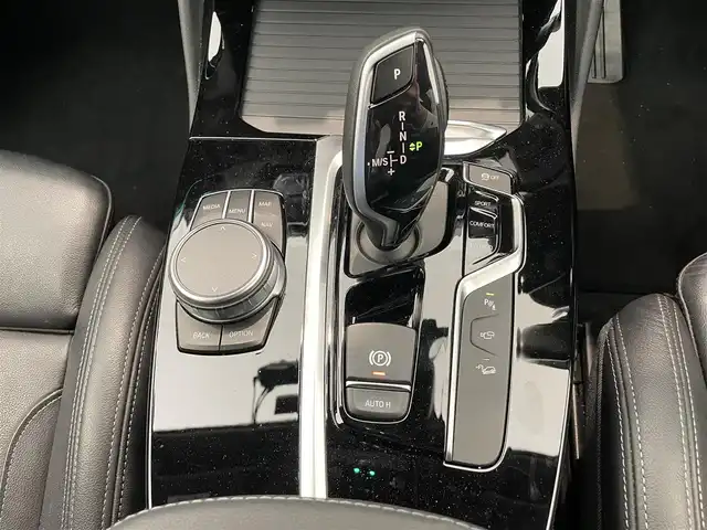 ＢＭＷ Ｘ４ xDrive 20d Mスポーツ 熊本県 2021(令3)年 2.5万km アルピンホワイトⅢ ・スマートキー/・プッシュスタート/・インテリジェントセーフティ/・パーキングアシスト/・PDC自動起動/・アクティブPDC緊急ブレーキ/・注意喚起アシスタント/・クルーズコントロール(追従式)/・黒革シート/・前席パワーシート/・前席シートヒーター /・純正メモリナビ/　【Bluetooth・USB・AppleCarPlay】/・フルセグTV/・全方位カメラ/・ETC/・ワイヤレス充電/・ドライブレコーダー(前後録画)/・パワーバックドア/・LEDヘッドランプ/・LEDフォグランプ/・純正マット/・保証書/取説