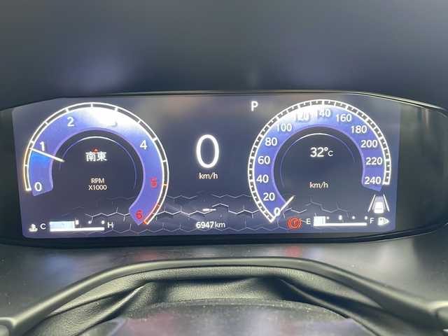 クライスラー・ジープ ジープ コマンダー リミテッド 兵庫県 2024(令6)年 0.7万km 黒 ・純正メモリーナビ/　Bluetoothオーディオ/　USB接続/　フルセグテレビ/・アラウンドビューモニター/・ETC2.0/・レーダークルーズコントロール/・衝突被害軽減システム/・ブラインドスポットモニター/・電動リアゲート/・前後ドライブレコーダー/・純正フロアマット/・パワーシート（運転席・助手席）/・メモリーシート（運転席）/・レザーシート/・シートヒーター（運転席・助手席）/・革巻きステアリング/・ステアリングヒーター/・ステアリングスイッチ/・ルーフレール/・純正18インチアルミホイール/・デジタルインナーミラー/・電動パーキングブレーキ/・オートブレーキホールド/・ABS/・横滑り防止機能/・前後コーナーセンサー/・レーンキープアシスト/・盗難防止装置/・オートライト/・オートマチックハイビーム/・LEDヘッドライト/・ダウンヒルアシストコントロール/・W＋サイドエアバック/・カーテンエアバック/・スマートキー/・スペアキー/・アイドリングストップ/・４WD/・AACエアコン