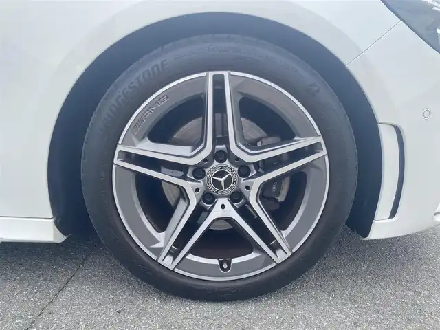 メルセデス・ベンツ Ｂ１８０ AMGライン 福岡県 2021(令3)年 2.2万km ポーラホワイト ・純正HDDナビ/フルセグTV/BT/USB/・バックカメラ/・レーダーセーフティパッケージ/・アクティブディスタンスアシスト ディストロニック/・アクティブブレーキアシスト/・アクティブレーンキーピングアシスト/・アクティブレーンチェンジングアシスト/・アクティブステアリングアシスト/・アクティブブラインドスポットアシスト/・パークトロニック/・アクティブパーキングアシスト/・ブラック合皮/アルカンターラコンビシート/・前席パワーシート/メモリーシート/シートヒーター/・フットトランクオープナー/・マルチビームLEDヘッドライト/・アダプティブハイビームアシストプラス/・ETC2.0/・純正前後ドライブレコーダー/・純正18インチ5ツインスポークAW/・スマートキー/・パドルシフト/・保証書/記録簿