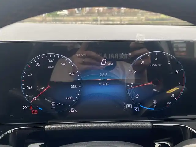 メルセデス・ベンツ Ｂ１８０ AMGライン 福岡県 2021(令3)年 2.2万km ポーラホワイト ・純正HDDナビ/フルセグTV/BT/USB/・バックカメラ/・レーダーセーフティパッケージ/・アクティブディスタンスアシスト ディストロニック/・アクティブブレーキアシスト/・アクティブレーンキーピングアシスト/・アクティブレーンチェンジングアシスト/・アクティブステアリングアシスト/・アクティブブラインドスポットアシスト/・パークトロニック/・アクティブパーキングアシスト/・ブラック合皮/アルカンターラコンビシート/・前席パワーシート/メモリーシート/シートヒーター/・フットトランクオープナー/・マルチビームLEDヘッドライト/・アダプティブハイビームアシストプラス/・ETC2.0/・純正前後ドライブレコーダー/・純正18インチ5ツインスポークAW/・スマートキー/・パドルシフト/・保証書/記録簿