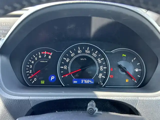 トヨタ ヴォクシー ZS 煌Ⅱ 奈良県 2020(令2)年 3.8万km ホワイトパールクリスタルシャイン ワンオーナー/社外10インチナビ(フルセグTV/AM・FM/CD/DVD/BT/AUX/HDMI)/バックカメラ/両側パワースライドドア/Toyota Safety Sense/プリクラッシュセーフティ/レーンディパーチャーアラート/クルーズコントロール/アイドリングストップ機能/ハーフレザーシート/後席サンシェード/純正フロアマット/純正16インチアルミホイール/スペアキー/フロントオートエアコン（左右独立温度コントロール）/リヤオートエアコン（リヤクーラー＋リヤヒーター）