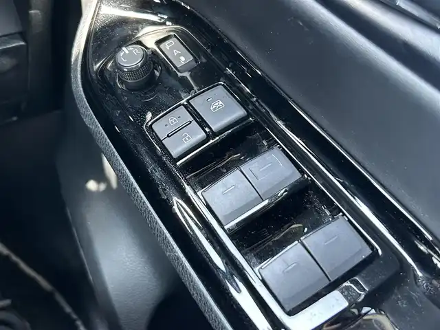 トヨタ ヴォクシー ZS 煌Ⅱ 奈良県 2020(令2)年 3.8万km ホワイトパールクリスタルシャイン ワンオーナー/社外10インチナビ(フルセグTV/AM・FM/CD/DVD/BT/AUX/HDMI)/バックカメラ/両側パワースライドドア/Toyota Safety Sense/プリクラッシュセーフティ/レーンディパーチャーアラート/クルーズコントロール/アイドリングストップ機能/ハーフレザーシート/後席サンシェード/純正フロアマット/純正16インチアルミホイール/スペアキー/フロントオートエアコン（左右独立温度コントロール）/リヤオートエアコン（リヤクーラー＋リヤヒーター）