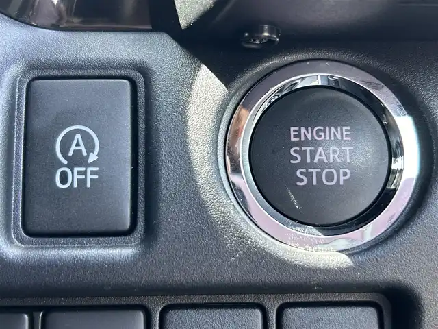 トヨタ ヴォクシー ZS 煌Ⅱ 奈良県 2020(令2)年 3.8万km ホワイトパールクリスタルシャイン ワンオーナー/社外10インチナビ(フルセグTV/AM・FM/CD/DVD/BT/AUX/HDMI)/バックカメラ/両側パワースライドドア/Toyota Safety Sense/プリクラッシュセーフティ/レーンディパーチャーアラート/クルーズコントロール/アイドリングストップ機能/ハーフレザーシート/後席サンシェード/純正フロアマット/純正16インチアルミホイール/スペアキー/フロントオートエアコン（左右独立温度コントロール）/リヤオートエアコン（リヤクーラー＋リヤヒーター）