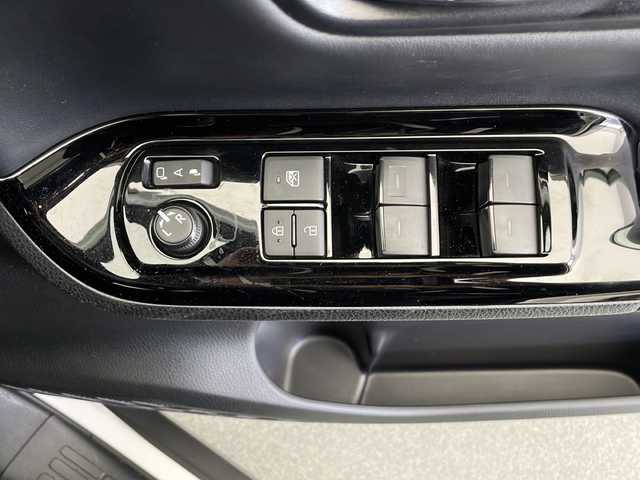 トヨタ ヴォクシー ZS 煌Ⅱ 長野県 2020(令2)年 3.8万km ホワイトパールクリスタルシャイン 社外10インチナビ/Bluetooth／CD／DVD／フルセグTV/バックカメラ/横滑り防止装置/衝突被害軽減システム/レーンキープアシスト/先行車発進告知/パーキングサポートブレーキ/前後コーナーセンサー/両側パワスラ/クルーズコントロール（追従走行無し）/純正16インチAW装着/純正フロアマット/ステアリングスイッチ/ハーフレザー/オートライト/LEDヘッドライト/スマートキー