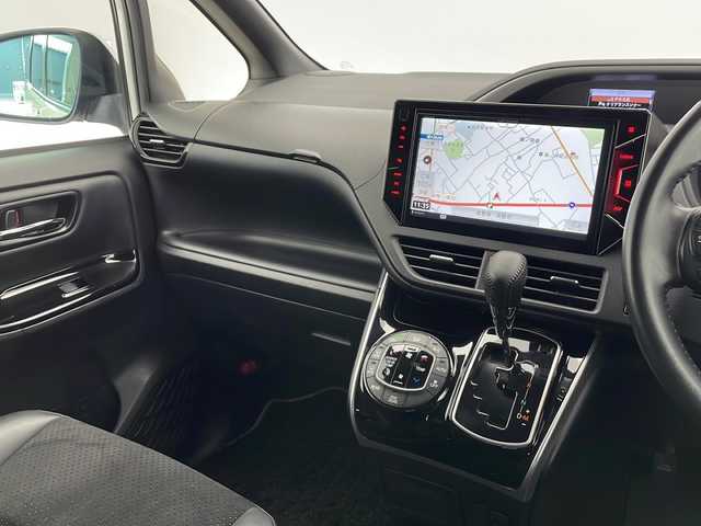 トヨタ ヴォクシー ZS 煌Ⅱ 長野県 2020(令2)年 3.8万km ホワイトパールクリスタルシャイン 社外10インチナビ/Bluetooth／CD／DVD／フルセグTV/バックカメラ/横滑り防止装置/衝突被害軽減システム/レーンキープアシスト/先行車発進告知/パーキングサポートブレーキ/前後コーナーセンサー/両側パワスラ/クルーズコントロール（追従走行無し）/純正16インチAW装着/純正フロアマット/ステアリングスイッチ/ハーフレザー/オートライト/LEDヘッドライト/スマートキー