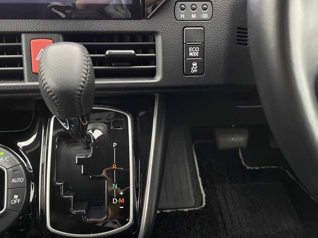 トヨタ ヴォクシー ZS 煌Ⅱ 長野県 2020(令2)年 3.8万km ホワイトパールクリスタルシャイン 社外10インチナビ/Bluetooth／CD／DVD／フルセグTV/バックカメラ/横滑り防止装置/衝突被害軽減システム/レーンキープアシスト/先行車発進告知/パーキングサポートブレーキ/前後コーナーセンサー/両側パワスラ/クルーズコントロール（追従走行無し）/純正16インチAW装着/純正フロアマット/ステアリングスイッチ/ハーフレザー/オートライト/LEDヘッドライト/スマートキー