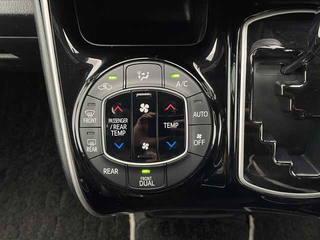 トヨタ ヴォクシー ZS 煌Ⅱ 長野県 2020(令2)年 3.8万km ホワイトパールクリスタルシャイン 社外10インチナビ/Bluetooth／CD／DVD／フルセグTV/バックカメラ/横滑り防止装置/衝突被害軽減システム/レーンキープアシスト/先行車発進告知/パーキングサポートブレーキ/前後コーナーセンサー/両側パワスラ/クルーズコントロール（追従走行無し）/純正16インチAW装着/純正フロアマット/ステアリングスイッチ/ハーフレザー/オートライト/LEDヘッドライト/スマートキー