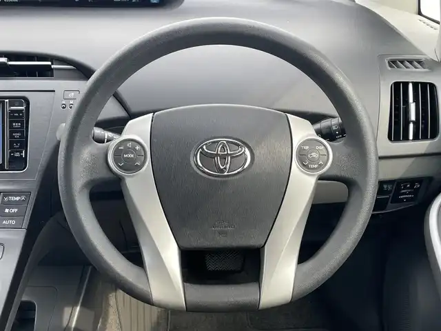 トヨタ プリウス S 滋賀県 2011(平23)年 6.2万km ホワイトパールクリスタルシャイン ワンオーナー/社外ナビ/・Bluetooth/フルセグ/・CD/DVD/バックカメラ/ステアリングリモコン/ETC/電動格納ミラー/HIDオートライト/フォグライト/スマートキー/プッシュスタート