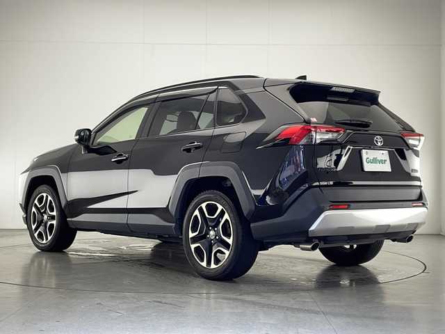 トヨタ ＲＡＶ４ アドベンチャー 宮崎県 2020(令2)年 6.5万km アティチュードブラックマイカ 禁煙車/トヨタセーフティセンス/純正9型ディスプレイオーディオナビTV/（T-CONNECT/AppleCarPlay/Bluetooth/FMAM/フルセグTV)/純正オートアラーム/純正ビルトインETC/純正LEDオートライト/純正LEDフォグ/純正19インチアルミ/純正フロアマット/社外前後ドライブレコーダー/サンルーフ/レザーシート/プリクラッシュセーフティ/アダプティブクルーズコントロール/オートマチックハイビーム/レーンディパーチャーアラート/ダウンヒルアシストコントロール/クリアランスソナー/ブラインドスポットモニター/パノラミックビューモニター/電子パーキング/オートホールド/運転席パワーシート/前席エアシート/シートヒーター/ステアリングヒーター/デュアルオートエアコン/オート電動格納ミラー/本革巻ハンドル/スマートキー/プッシュエンジンスタート/スペアキー/新車時保証書/取扱い説明書