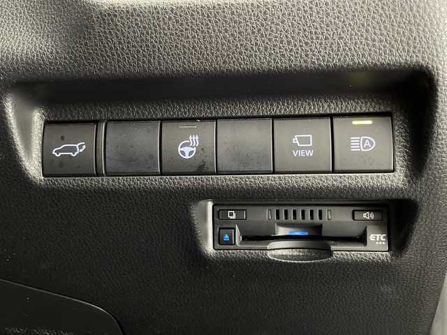 トヨタ ＲＡＶ４ アドベンチャー 宮崎県 2020(令2)年 6.5万km アティチュードブラックマイカ 禁煙車/トヨタセーフティセンス/純正9型ディスプレイオーディオナビTV/（T-CONNECT/AppleCarPlay/Bluetooth/FMAM/フルセグTV)/純正オートアラーム/純正ビルトインETC/純正LEDオートライト/純正LEDフォグ/純正19インチアルミ/純正フロアマット/社外前後ドライブレコーダー/サンルーフ/レザーシート/プリクラッシュセーフティ/アダプティブクルーズコントロール/オートマチックハイビーム/レーンディパーチャーアラート/ダウンヒルアシストコントロール/クリアランスソナー/ブラインドスポットモニター/パノラミックビューモニター/電子パーキング/オートホールド/運転席パワーシート/前席エアシート/シートヒーター/ステアリングヒーター/デュアルオートエアコン/オート電動格納ミラー/本革巻ハンドル/スマートキー/プッシュエンジンスタート/スペアキー/新車時保証書/取扱い説明書