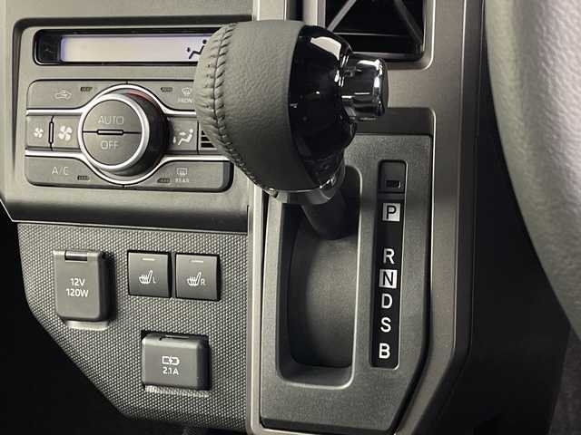 ダイハツ タフト G ダーククロムベンチャー 埼玉県 2025(令7)年 0.1千km フォレストカーキメタリック 届出済未使用車/ガラスルーフ/ルーフレール/スマートアシスト/・アダブティブクルーズコントロール/・衝突回避支援ブレーキ/・衝突警報機能/・ブレーキ制御付誤発進抑制機能/・車線逸脱抑制機能/・車線逸脱警報機能/・先行車発進お知らせ機能/・アダブティブドライビングビーム/・ふらつき警報/・標識認識機能/・路側逸脱警報機能/サイドビューランプ/コーナーセンサー/オートハイビーム/エコアイドル/前席シートヒーター/革巻きステアリング/ステアリングスイッチ/USB電源ソケット【グローボックス/センターコンソール】/カラーインフォメーションディスプレイ/電動パーキングブレーキ/プッシュスタート/スマートキー/LEDヘッドランプ/LEDフロントフォグランプ/オートライト/純正15インチアルミホイール/純正サイドプロテクター