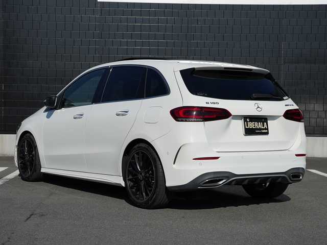 メルセデス・ベンツ Ｂ１８０ AMGライン 静岡県 2019(令1)年 4.5万km ポーラホワイト レザーEXC 赤黒レザーシート /パノラマサンルーフ/アドバンスドパッケージ/MBUXナビフルセグTV Bluetooth/全方位カメラ/ヘッドアップディスプレイ/アンビエントライト/パワーバックドア /前席メモリーパワーシート/シートヒーター/社外１８インチブラックアルミホイール/ブラックドアミラーカバー/DSRCETC