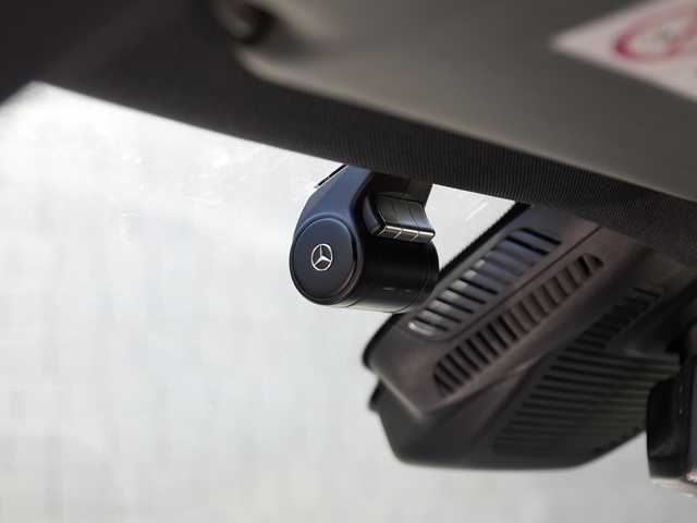 メルセデス・ベンツ Ｂ１８０ AMGライン 静岡県 2019(令1)年 4.5万km ポーラホワイト レザーEXC 赤黒レザーシート /パノラマサンルーフ/アドバンスドパッケージ/MBUXナビフルセグTV Bluetooth/全方位カメラ/ヘッドアップディスプレイ/アンビエントライト/パワーバックドア /前席メモリーパワーシート/シートヒーター/社外１８インチブラックアルミホイール/ブラックドアミラーカバー/DSRCETC