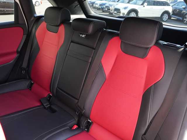 メルセデス・ベンツ Ｂ１８０ AMGライン 静岡県 2019(令1)年 4.5万km ポーラホワイト レザーEXC 赤黒レザーシート /パノラマサンルーフ/アドバンスドパッケージ/MBUXナビフルセグTV Bluetooth/全方位カメラ/ヘッドアップディスプレイ/アンビエントライト/パワーバックドア /前席メモリーパワーシート/シートヒーター/社外１８インチブラックアルミホイール/ブラックドアミラーカバー/DSRCETC