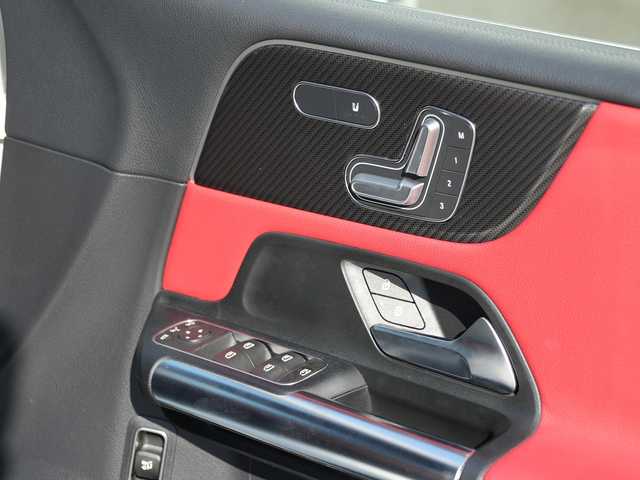 メルセデス・ベンツ Ｂ１８０ AMGライン 静岡県 2019(令1)年 4.5万km ポーラホワイト レザーEXC 赤黒レザーシート /パノラマサンルーフ/アドバンスドパッケージ/MBUXナビフルセグTV Bluetooth/全方位カメラ/ヘッドアップディスプレイ/アンビエントライト/パワーバックドア /前席メモリーパワーシート/シートヒーター/社外１８インチブラックアルミホイール/ブラックドアミラーカバー/DSRCETC