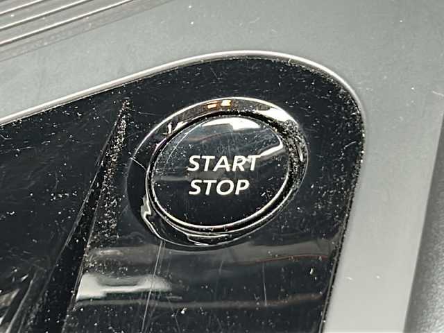 日産 ノート X 岐阜県 2021(令3)年 5.4万km スーパーブラック 登録時走行距離53630km/純正９型ナビ/バックカメラ/ワンセグＴＶ/インテリジェント エマージェンシーブレーキ（衝突被害軽減システム）/踏み間違い衝突防止アシスト/車線逸脱警報システム/車両接近通報装置/ドライブレコーダー/コーナーセンサー/純正フロアマット/社外アルミホイール/ＬＥＤヘッドライト/オートライト/オートマチックハイビーム/SRSエアバッグシステム運転席・助手席+サイド/ETC/USB/Blue tooth/プッシュスタート/スマートキー/ABS/横滑り防止装置/レーンキープアシスト