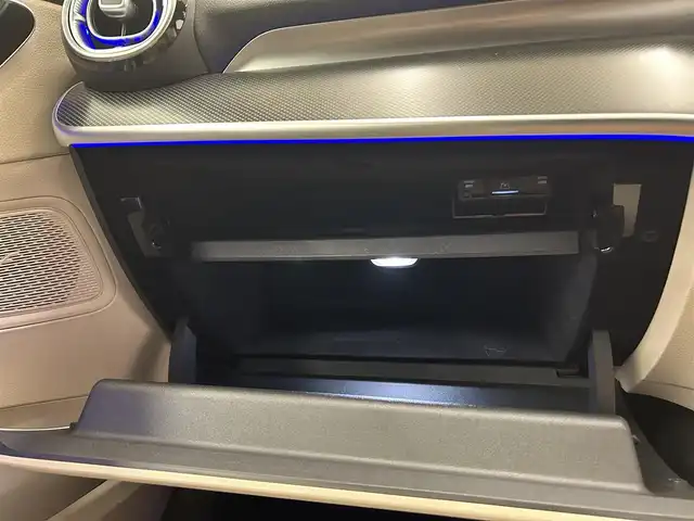 メルセデス・ベンツ Ｍ・ベンツ Ｃ２２０ｄ ワゴン アバンギャルド 岡山県 2022(令4)年 3.3万km オブシディアンブラック ワンオーナー/レーダーセーフティパッケージ/ベージュレザーシート/パナメリカーナグリル/ヘッドアップディスプレイ/純正ナビ/フルセグTV/360°カメラ/AppleCarPlay/アダクティブクルーズコントロール/シートヒーター（D/N）/パワーシート（D/N）/アンビエントライト/トラフィックサインアシスト/ダイナミックセレクトモード/パークトロニック/イージーエントリー/社外19インチアルミホイール/Bluetooth/パドルシフト/ETC/保証書/取扱説明書