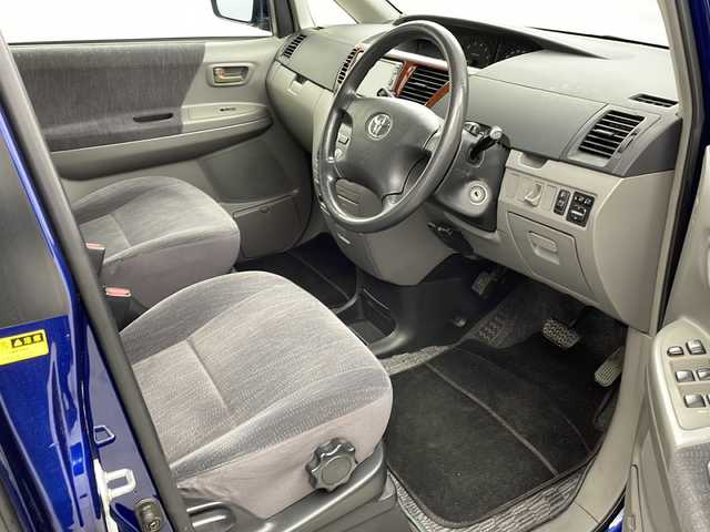 トヨタ ノア X Vセレクション 大阪府 2003(平15)年 13.8万km ダークブルーマイカ ＥＴＣ　/スペアタイア　/スペアキー　/バックカメラ　/Ｗエアバック　/ディスチャージヘッドライト　/純正フロアマット　/純正ナビ（ＮＤＣＴ－Ｗ５３）/オートエアコン