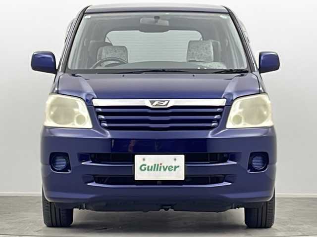 トヨタ ノア X Vセレクション 大阪府 2003(平15)年 13.8万km ダークブルーマイカ ＥＴＣ　/スペアタイア　/スペアキー　/バックカメラ　/Ｗエアバック　/ディスチャージヘッドライト　/純正フロアマット　/純正ナビ（ＮＤＣＴ－Ｗ５３）/オートエアコン