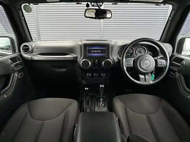 クライスラー・ジープ ジープ ラングラー アンリミテッド スポーツ 茨城県 2017(平29)年 3.3万km 黒 後期型 /ワンオーナー /ナビ /12セグ /BT /B/Sカメラ /ナンバ-移設 /純正18インチAW /DVD/CD /ETC /クルーズコントロール /ヒルディセントコントロール /オートエアコン /フロアマット /ドアバイザー /禁煙車