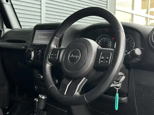 クライスラー・ジープ ジープ ラングラー アンリミテッド スポーツ 茨城県 2017(平29)年 3.3万km 黒 後期型 /ワンオーナー /ナビ /12セグ /BT /B/Sカメラ /ナンバ-移設 /純正18インチAW /DVD/CD /ETC /クルーズコントロール /ヒルディセントコントロール /オートエアコン /フロアマット /ドアバイザー /禁煙車