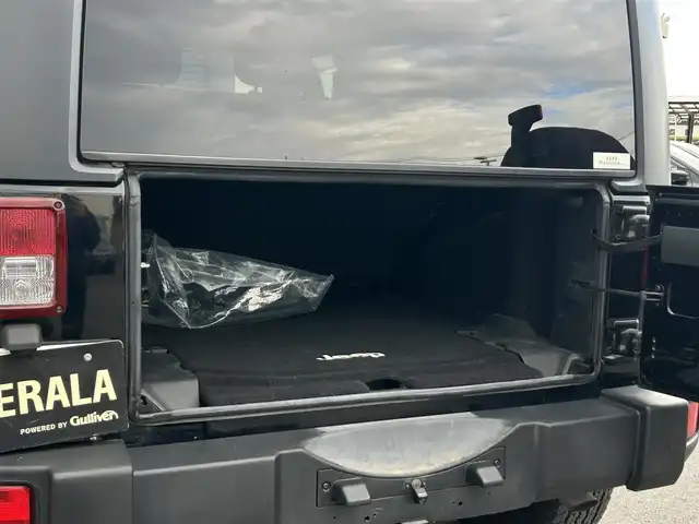 クライスラー・ジープ ジープ ラングラー アンリミテッド スポーツ 茨城県 2017(平29)年 3.3万km 黒 後期型 /ワンオーナー /ナビ /12セグ /BT /B/Sカメラ /ナンバ-移設 /純正18インチAW /DVD/CD /ETC /クルーズコントロール /ヒルディセントコントロール /オートエアコン /フロアマット /ドアバイザー /禁煙車