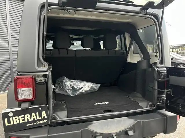 クライスラー・ジープ ジープ ラングラー アンリミテッド スポーツ 茨城県 2017(平29)年 3.3万km 黒 後期型 /ワンオーナー /ナビ /12セグ /BT /B/Sカメラ /ナンバ-移設 /純正18インチAW /DVD/CD /ETC /クルーズコントロール /ヒルディセントコントロール /オートエアコン /フロアマット /ドアバイザー /禁煙車