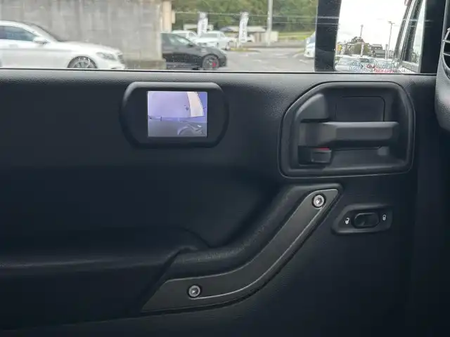 クライスラー・ジープ ジープ ラングラー アンリミテッド スポーツ 茨城県 2017(平29)年 3.3万km 黒 後期型 /ワンオーナー /ナビ /12セグ /BT /B/Sカメラ /ナンバ-移設 /純正18インチAW /DVD/CD /ETC /クルーズコントロール /ヒルディセントコントロール /オートエアコン /フロアマット /ドアバイザー /禁煙車