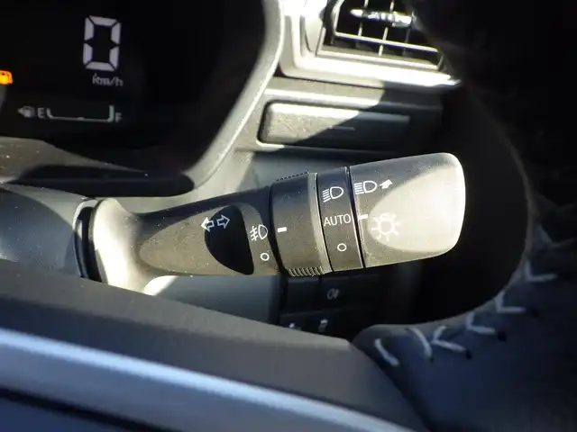 トヨタ ライズ Z 千葉県 2025(令7)年 0.1千km ブラックマイカメタリック/シャイニングホワイトパール スマートアシストIII/アダプティブクルーズコントロール/エコアイドル/ディスプレイオーディオ/純正地デジTV/【Bluetooth接続】/【Apple CarPlay　Android Auto対応】/パノラマモニター/前席シートヒーター/革巻きステアリング/ステアリングスイッチ/LEDヘッドライト/フォグライト/ウインカーミラー/コーナーセンサー/純正17インチアルミホイル/サイド/カーテンエアバッグ/キーフリーシステム