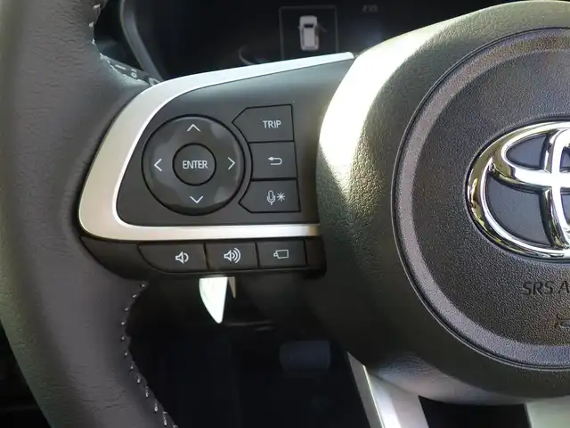 トヨタ ライズ Z 千葉県 2025(令7)年 0.1千km ブラックマイカメタリック/シャイニングホワイトパール スマートアシストIII/アダプティブクルーズコントロール/エコアイドル/ディスプレイオーディオ/純正地デジTV/【Bluetooth接続】/【Apple CarPlay　Android Auto対応】/パノラマモニター/前席シートヒーター/革巻きステアリング/ステアリングスイッチ/LEDヘッドライト/フォグライト/ウインカーミラー/コーナーセンサー/純正17インチアルミホイル/サイド/カーテンエアバッグ/キーフリーシステム