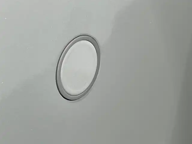 トヨタ ヤリスクロス ハイブリッド Z アドベンチャー 愛知県 2023(令5)年 1.8万km プラチナホワイトパールマイカ 純正９インチディスプレイナビ　/(AM/FM/Bluetooth/USB/Miracast/AppleCarPlay/AndroidAuto/フルセグTV）/パノラミックビューモニター　/ブラインドスポットモニター＋パーキングサポートブレーキ/トヨタセーフティセンス　/　　-プリクラッシュセーフティ/　　-レーントレーニングアシスト/　　-レーダークルーズコントロール/　　-オートマチックハイビーム/　　-ロードサインアシスト/シートヒーター　/ビルトインＥＴＣ　/スペアタイヤ　/前後ドライブレコーダー　/ステアリングヒーター　/ＬＥＤヘッドライト　/パワーシート　/クリアランスソナー/純正フロアマット/純正18インチAW