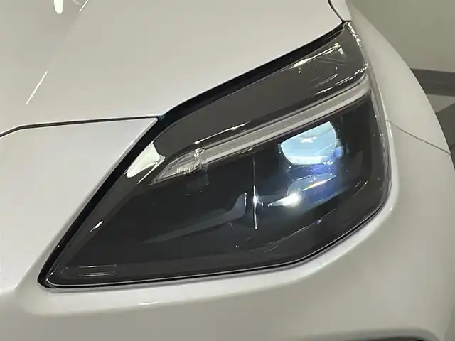 トヨタ ヤリスクロス ハイブリッド Z アドベンチャー 愛知県 2023(令5)年 1.8万km プラチナホワイトパールマイカ 純正９インチディスプレイナビ　/(AM/FM/Bluetooth/USB/Miracast/AppleCarPlay/AndroidAuto/フルセグTV）/パノラミックビューモニター　/ブラインドスポットモニター＋パーキングサポートブレーキ/トヨタセーフティセンス　/　　-プリクラッシュセーフティ/　　-レーントレーニングアシスト/　　-レーダークルーズコントロール/　　-オートマチックハイビーム/　　-ロードサインアシスト/シートヒーター　/ビルトインＥＴＣ　/スペアタイヤ　/前後ドライブレコーダー　/ステアリングヒーター　/ＬＥＤヘッドライト　/パワーシート　/クリアランスソナー/純正フロアマット/純正18インチAW