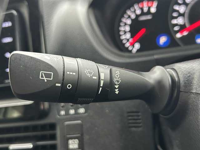 トヨタ ヴォクシー ZS 煌Ⅱ 大分県 2019(令1)年 3.7万km ホワイトパールクリスタルシャイン .フリップダウンモニター　TVM-FW100/・ToyotaSafety/ プリクラッシュセーフティ/　検知機能付衝突回避支援/　レーザーレーダー+単眼カメラ/　レーンディバーチャーアラート/　オートマチックハイビーム/・社外ナビ　AVN-D10W/　ワンセグテレビ/　DVD/　Bluetooth/　SD/　ラジオ/・先行車発進告知機能/・クルーズコントロール/・アイドリングストップ/・レーンキープアシスト/・両側パワースライド/・ETC/・ドライブレコーダー　/・ステアリングスイッチ/・プライバシーガラス/・USB端子/・LEDランプ/・3列目チップアップシート/・ウィンカーミラー/・革巻きステアリング/・純正フロアマット/・純正16インチアルミホイル/・２列目サンシェード/・ドアバイザー/・禁煙車/・取扱説明書/・保証書/・スペアキー１本