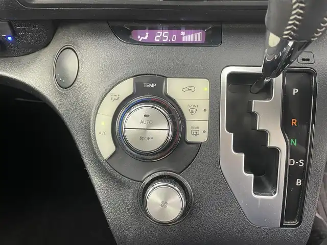 トヨタ シエンタ G 岡山県 2016(平28)年 8.2万km ブラックマイカ トヨタセーフティセンスC/・プリクラッシュセーフティ/・レーンディパーチャーアラート/・オートマチックハイビーム/純正ナビ(NSZT-W64)/(Bluetooth/CD/DVD/フルセグTV)/モデリスタエアロ(前・横・後下)/モデリスタ17インチアルミホイール/両側電動スライドドア/社外クルーズコントロール/バックカメラ/ビルトインETC/アイドリングストップ/オートライト/純正フロアマット/プッシュスタート/禁煙車/スマートキー×2/保証書/取扱説明書