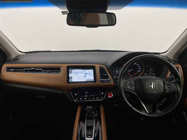 ホンダ ヴェゼル ハイブリッド Z ホンダセンシング 新潟県 2019(令1)年 2.9万km プラチナホワイトパール ホンダセンシング/純正8インチナビ/　CD/DVD/Bluetooth/フルセグTV/バックカメラ/レーダークルーズコントロール/LEDオートライト/ハーフレザーシート/シートヒーター/純正17インチアルミホイール/パドルシフト/ルーフレール/レーンキープアシスト/電格ミラー/ウィンカーミラー/スマートキー/ビルトインETC