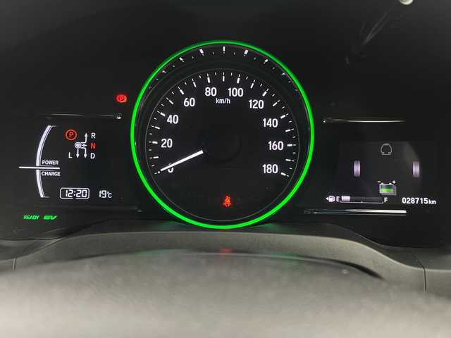 ホンダ ヴェゼル ハイブリッド Z ホンダセンシング 新潟県 2019(令1)年 2.9万km プラチナホワイトパール ホンダセンシング/純正8インチナビ/　CD/DVD/Bluetooth/フルセグTV/バックカメラ/レーダークルーズコントロール/LEDオートライト/ハーフレザーシート/シートヒーター/純正17インチアルミホイール/パドルシフト/ルーフレール/レーンキープアシスト/電格ミラー/ウィンカーミラー/スマートキー/ビルトインETC