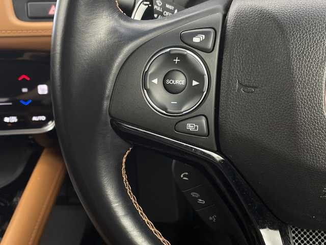 ホンダ ヴェゼル ハイブリッド Z ホンダセンシング 新潟県 2019(令1)年 2.9万km プラチナホワイトパール ホンダセンシング/純正8インチナビ/　CD/DVD/Bluetooth/フルセグTV/バックカメラ/レーダークルーズコントロール/LEDオートライト/ハーフレザーシート/シートヒーター/純正17インチアルミホイール/パドルシフト/ルーフレール/レーンキープアシスト/電格ミラー/ウィンカーミラー/スマートキー/ビルトインETC