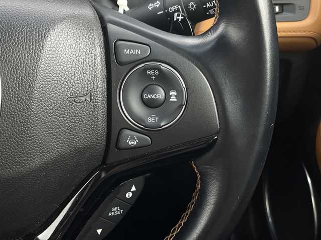 ホンダ ヴェゼル ハイブリッド Z ホンダセンシング 新潟県 2019(令1)年 2.9万km プラチナホワイトパール ホンダセンシング/純正8インチナビ/　CD/DVD/Bluetooth/フルセグTV/バックカメラ/レーダークルーズコントロール/LEDオートライト/ハーフレザーシート/シートヒーター/純正17インチアルミホイール/パドルシフト/ルーフレール/レーンキープアシスト/電格ミラー/ウィンカーミラー/スマートキー/ビルトインETC