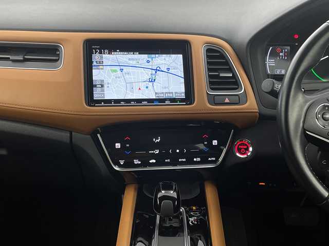 ホンダ ヴェゼル ハイブリッド Z ホンダセンシング 新潟県 2019(令1)年 2.9万km プラチナホワイトパール ホンダセンシング/純正8インチナビ/　CD/DVD/Bluetooth/フルセグTV/バックカメラ/レーダークルーズコントロール/LEDオートライト/ハーフレザーシート/シートヒーター/純正17インチアルミホイール/パドルシフト/ルーフレール/レーンキープアシスト/電格ミラー/ウィンカーミラー/スマートキー/ビルトインETC