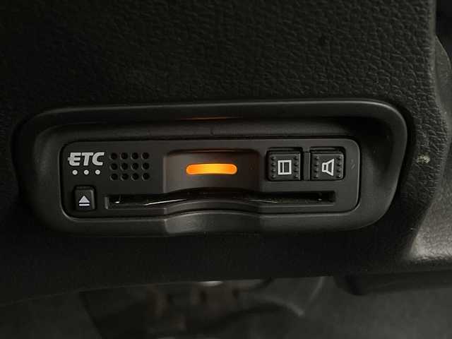 ホンダ ヴェゼル ハイブリッド Z ホンダセンシング 新潟県 2019(令1)年 2.9万km プラチナホワイトパール ホンダセンシング/純正8インチナビ/　CD/DVD/Bluetooth/フルセグTV/バックカメラ/レーダークルーズコントロール/LEDオートライト/ハーフレザーシート/シートヒーター/純正17インチアルミホイール/パドルシフト/ルーフレール/レーンキープアシスト/電格ミラー/ウィンカーミラー/スマートキー/ビルトインETC