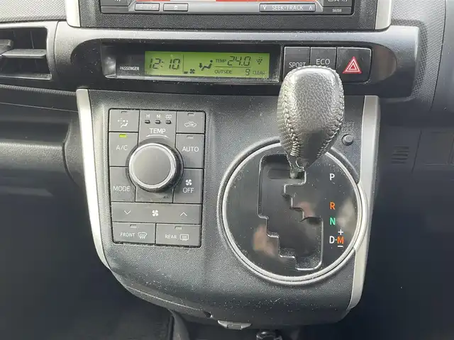 トヨタ ウィッシュ 1．8S 大阪府 2010(平22)年 15.6万km ブラック サンルーフ/純正ナビ/・バックカメラ/・フルセグＴＶ/・ＣＤ/ＤＶＤ/ＭＤ/・ＡＭ/ＦＭ/ＢＴ/・ＡＵＸ/ＨＤＤ/前方ドライブレコーダー（DC-DR401）/ビルトインETC/純正フロアマット/純正16インチアルミホイール/キセノンヘッドライト/・オートライト/・フロントフォグランプ/SRSエアバッグ（フロント/サイド/カーテン）/ABS/横滑り防止装置/リモコンキー/革巻きステアリング/・パドルシフト/・ステアリングスイッチ/ISOFIX/保証書/記録簿（R7/R6/R４）