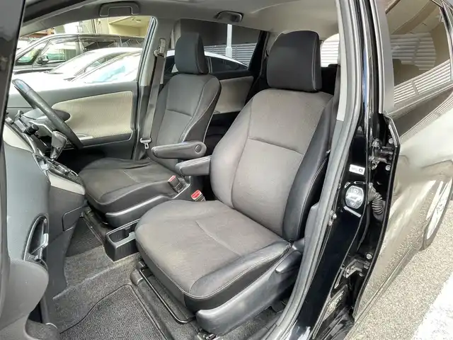 トヨタ ウィッシュ 1．8S 大阪府 2010(平22)年 15.6万km ブラック サンルーフ/純正ナビ/・バックカメラ/・フルセグＴＶ/・ＣＤ/ＤＶＤ/ＭＤ/・ＡＭ/ＦＭ/ＢＴ/・ＡＵＸ/ＨＤＤ/前方ドライブレコーダー（DC-DR401）/ビルトインETC/純正フロアマット/純正16インチアルミホイール/キセノンヘッドライト/・オートライト/・フロントフォグランプ/SRSエアバッグ（フロント/サイド/カーテン）/ABS/横滑り防止装置/リモコンキー/革巻きステアリング/・パドルシフト/・ステアリングスイッチ/ISOFIX/保証書/記録簿（R7/R6/R４）