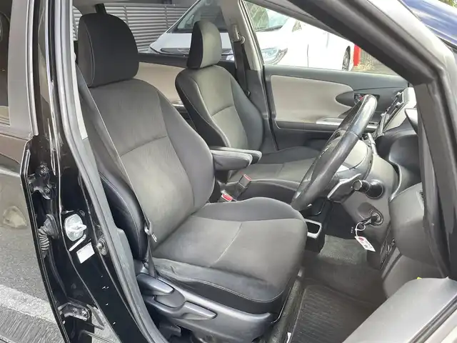 トヨタ ウィッシュ 1．8S 大阪府 2010(平22)年 15.6万km ブラック サンルーフ/純正ナビ/・バックカメラ/・フルセグＴＶ/・ＣＤ/ＤＶＤ/ＭＤ/・ＡＭ/ＦＭ/ＢＴ/・ＡＵＸ/ＨＤＤ/前方ドライブレコーダー（DC-DR401）/ビルトインETC/純正フロアマット/純正16インチアルミホイール/キセノンヘッドライト/・オートライト/・フロントフォグランプ/SRSエアバッグ（フロント/サイド/カーテン）/ABS/横滑り防止装置/リモコンキー/革巻きステアリング/・パドルシフト/・ステアリングスイッチ/ISOFIX/保証書/記録簿（R7/R6/R４）