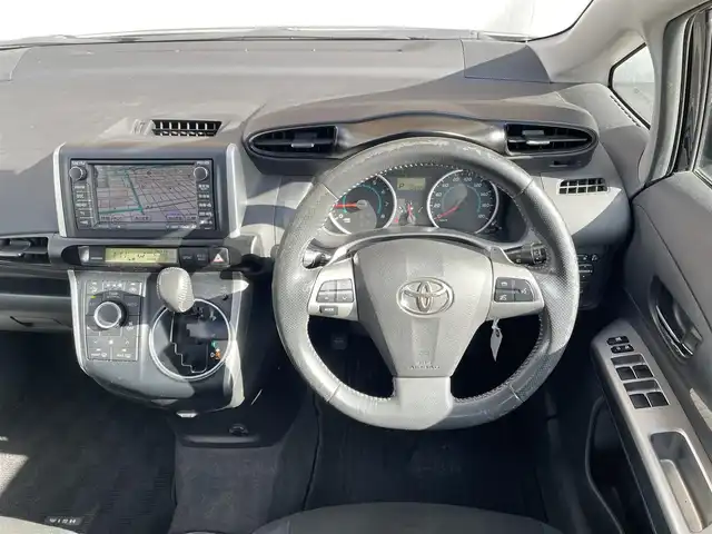 トヨタ ウィッシュ 1．8S 大阪府 2010(平22)年 15.6万km ブラック サンルーフ/純正ナビ/・バックカメラ/・フルセグＴＶ/・ＣＤ/ＤＶＤ/ＭＤ/・ＡＭ/ＦＭ/ＢＴ/・ＡＵＸ/ＨＤＤ/前方ドライブレコーダー（DC-DR401）/ビルトインETC/純正フロアマット/純正16インチアルミホイール/キセノンヘッドライト/・オートライト/・フロントフォグランプ/SRSエアバッグ（フロント/サイド/カーテン）/ABS/横滑り防止装置/リモコンキー/革巻きステアリング/・パドルシフト/・ステアリングスイッチ/ISOFIX/保証書/記録簿（R7/R6/R４）