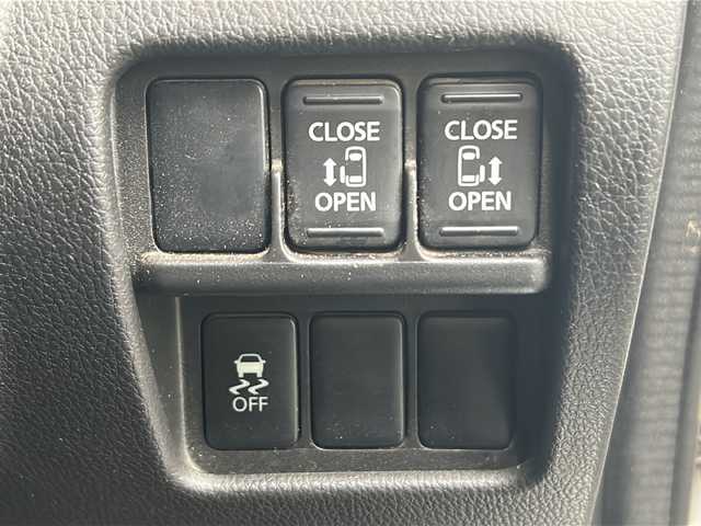 三菱 ｅＫスペース カスタムT 京都府 2014(平26)年 10.6万km シルキーホワイト 社外ナビ　AVN-Z03iW/・フルセグTV/BT Audio/CD/DVD/AM/FM/・バック/フロント/サイドカメラ/ETC/４WD/ターボ/両側パワースライドドア/プッシュスタート/横滑り防止/電格ウィンカーミラー/サンシェード/純正ドアバイザー/純正フロアマット/保証書/取扱説明書/スペアキー