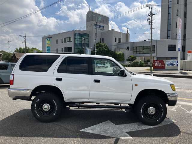 トヨタ ハイラックス サーフ SSR－V ワイド 広島県 2001(平13)年 17.3万km ホワイト/ホワイト 社外バンパー/TOYOTAグリル/DEAN16インチアルミ/社外サイドステップ/純正CDオーディオ